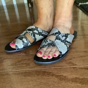 EUC Marc Fisher Balie slip on sandals snakeskin print